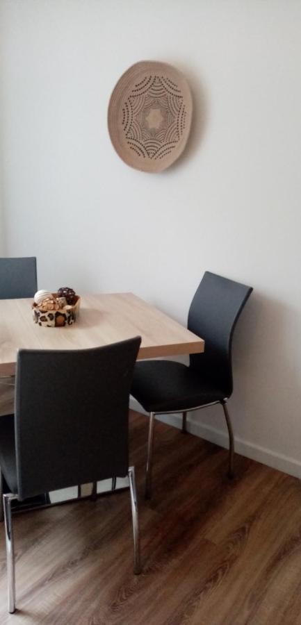 Les Volets Bleus Apartment Contes  Екстериор снимка